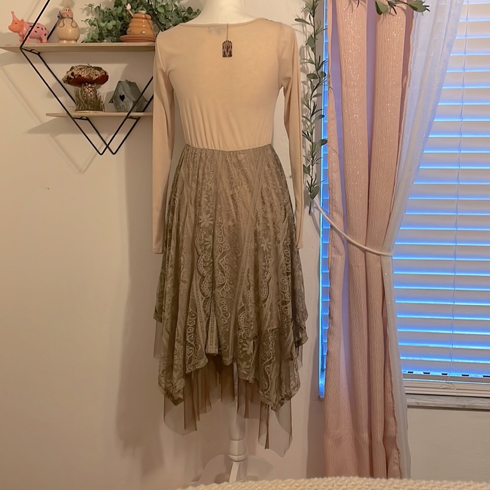 Ryu Beige and Olive Lace Handkerchief Hem Long Sleeve Dress - Picture 4 of 4